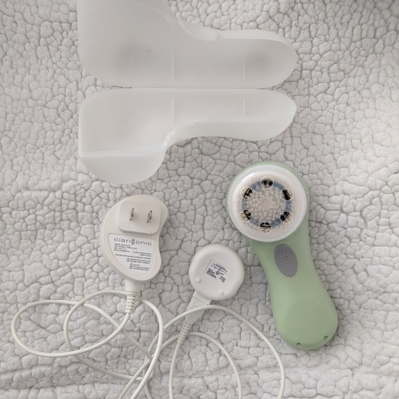 Clarisonic Mia-Bonus with $100 Purchase! - Picture 2 of 2